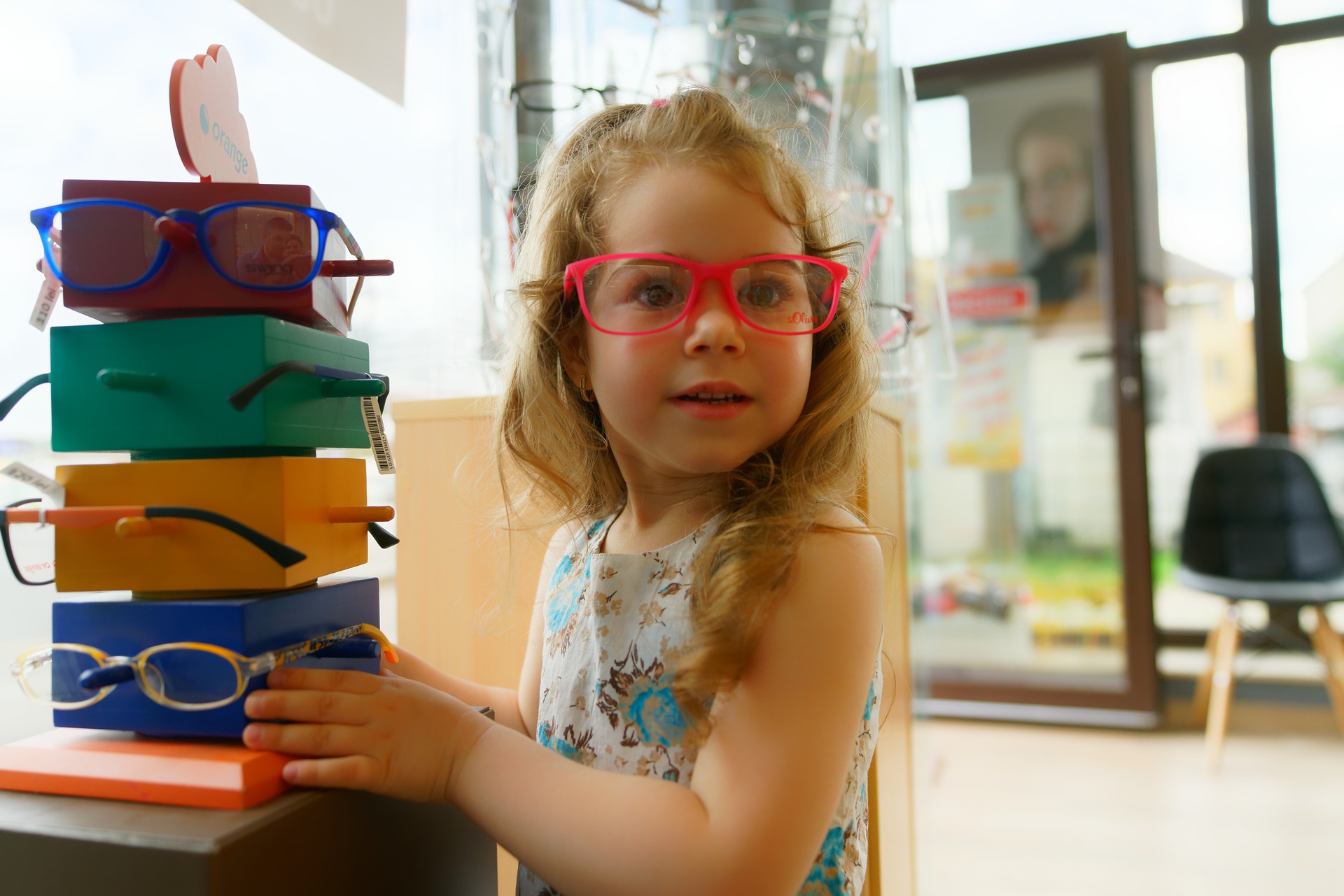 Lenti occhiali per rallentare la miopia nei bambini